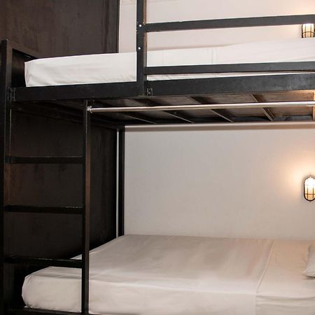 Mad Monkey Hostel Πνομ Πενχ Εξωτερικό φωτογραφία