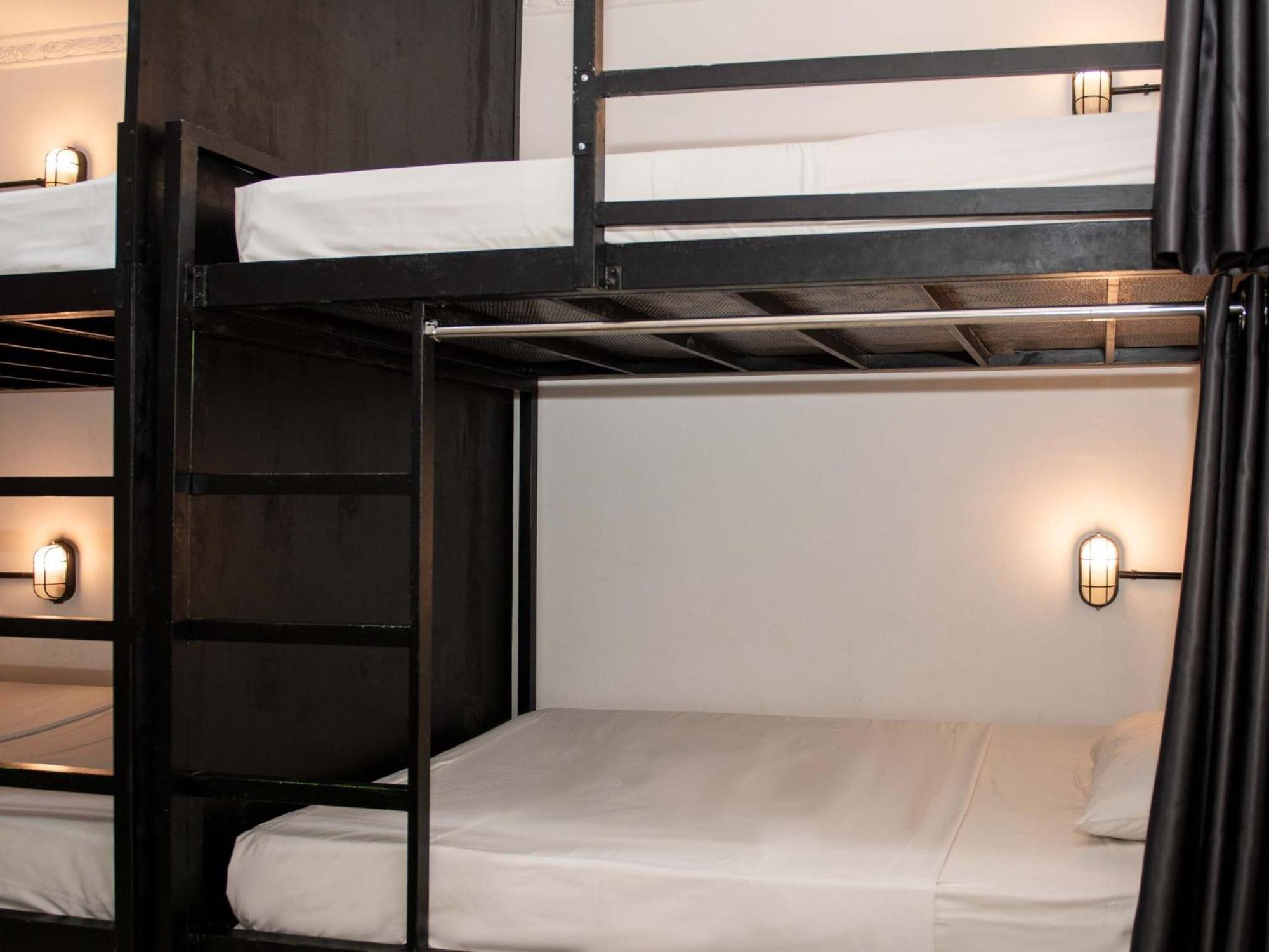 Mad Monkey Hostel Πνομ Πενχ Εξωτερικό φωτογραφία