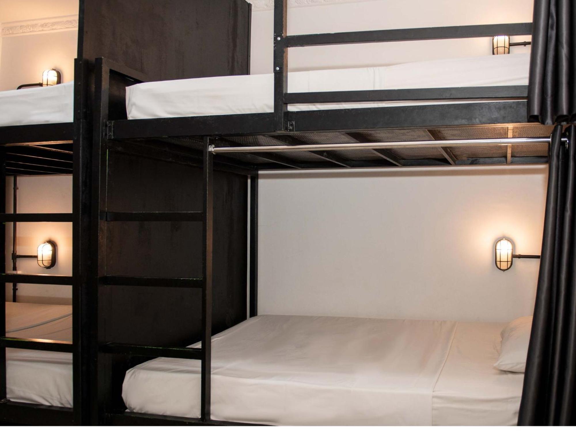 Mad Monkey Hostel Πνομ Πενχ Εξωτερικό φωτογραφία