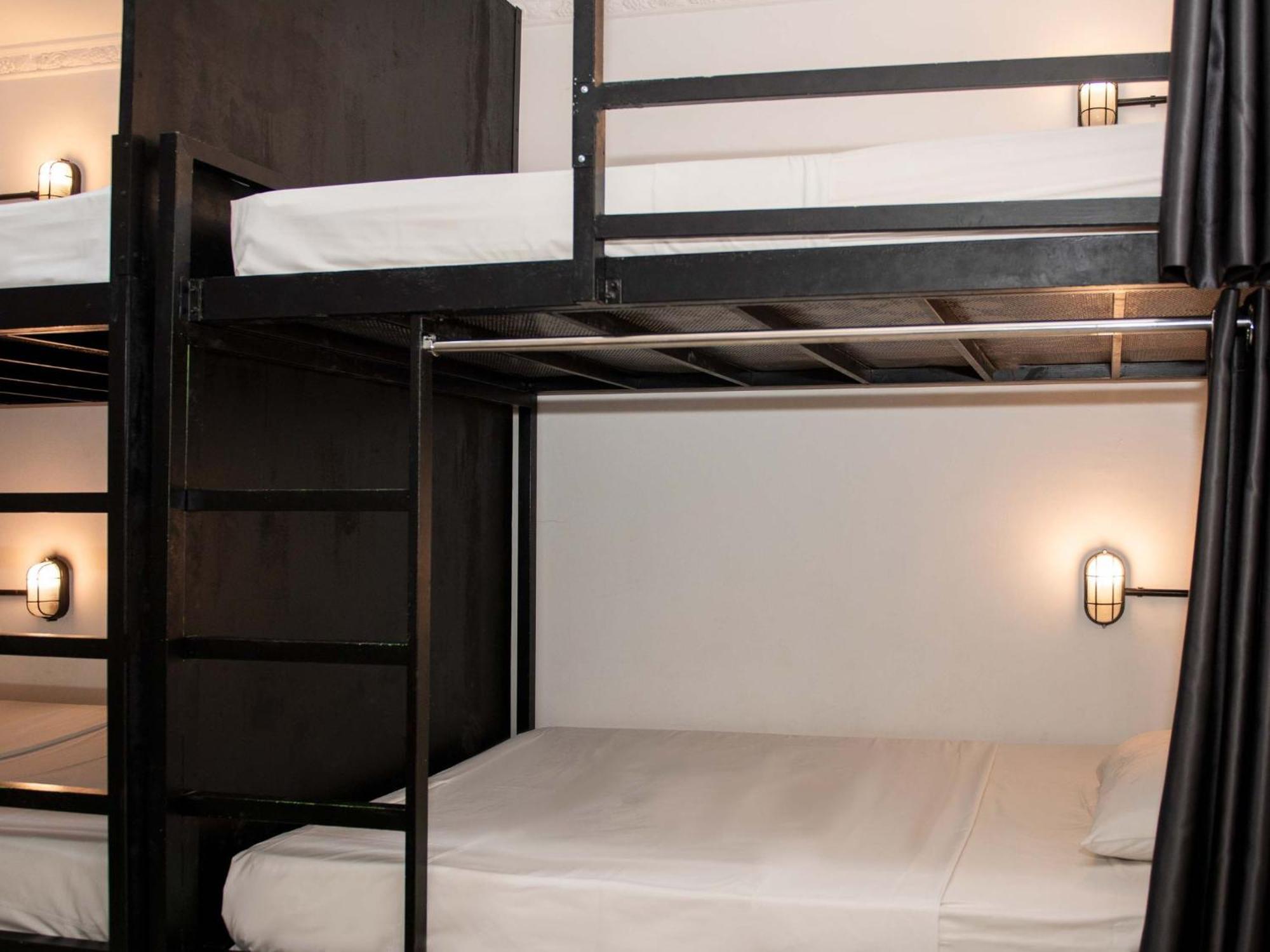 Mad Monkey Hostel Πνομ Πενχ Εξωτερικό φωτογραφία
