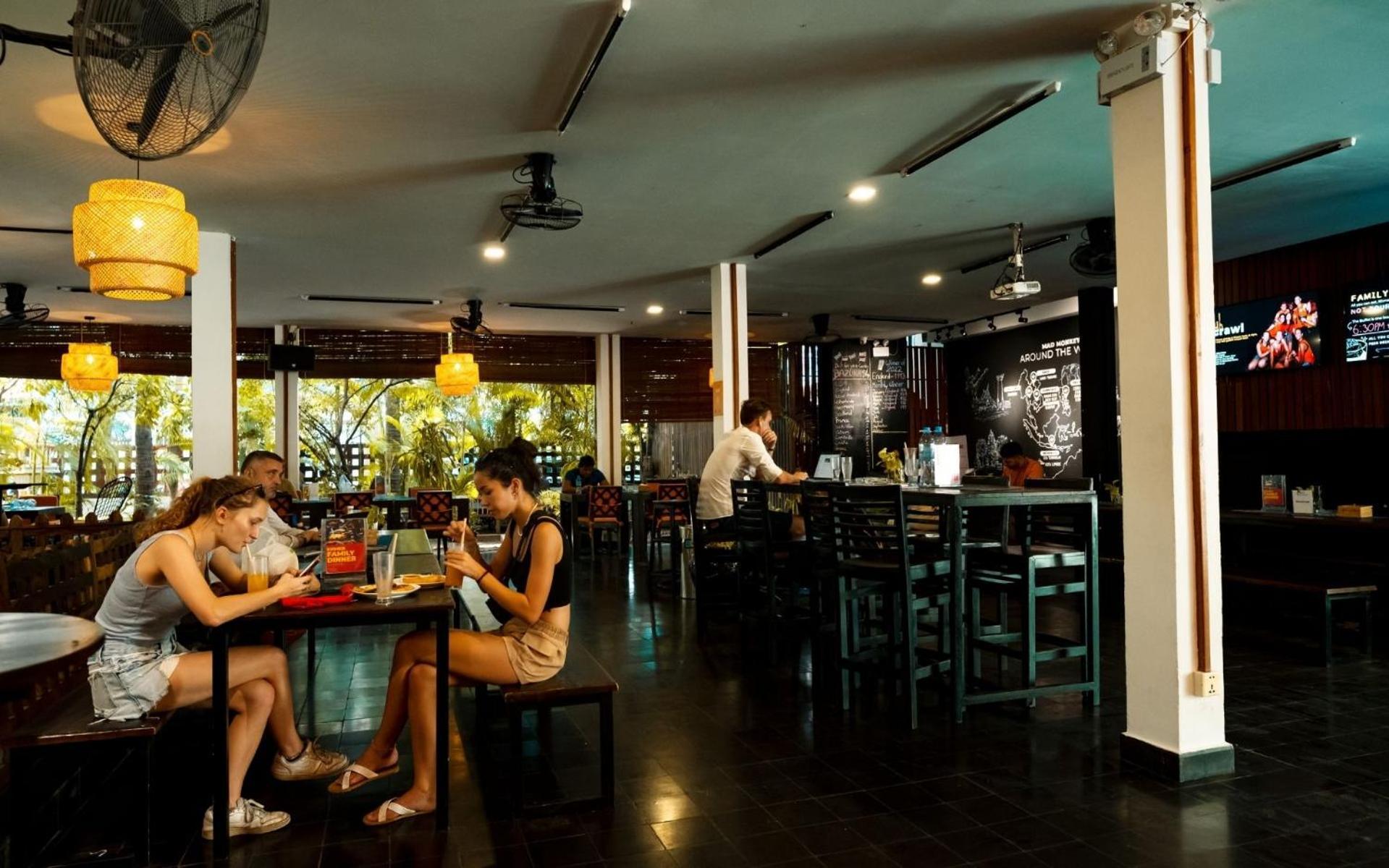 Mad Monkey Hostel Πνομ Πενχ Εξωτερικό φωτογραφία